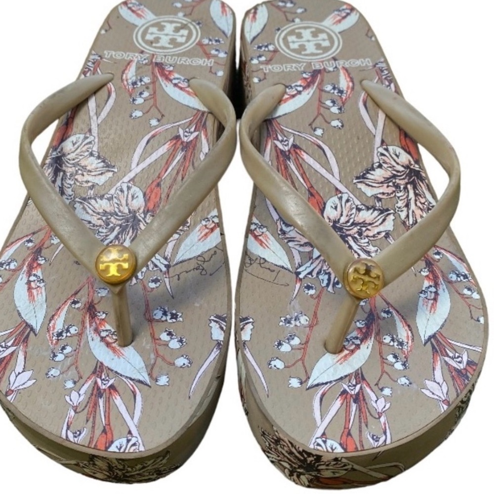 New! Tory Burch Wedge Flip Flop Floral Tan sz 9 Lilly flower orange white beige